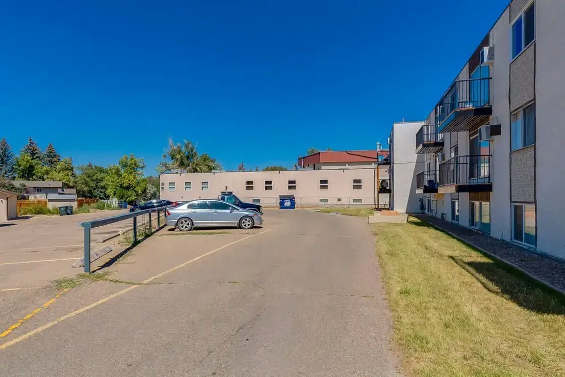 301-2398 Southview Drive SE, Medicine Hat, AB, T1B 1E9 - 13