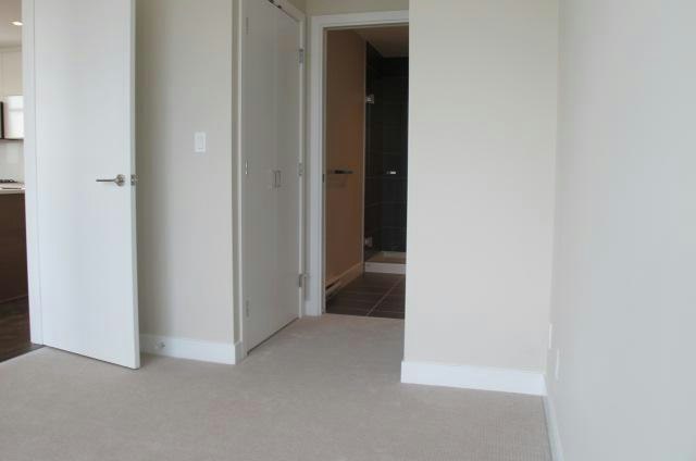 2077 Rosser Avenue, Burnaby, BC, V5C 5Y1 - 5
