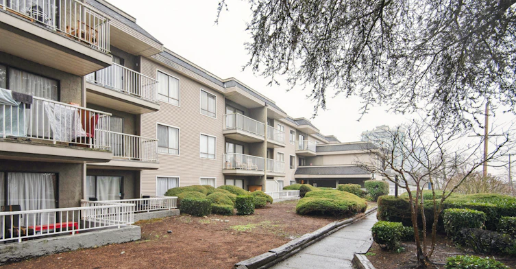 308-215 10th Street, New Westminster, BC, V3M 3V4 - 3