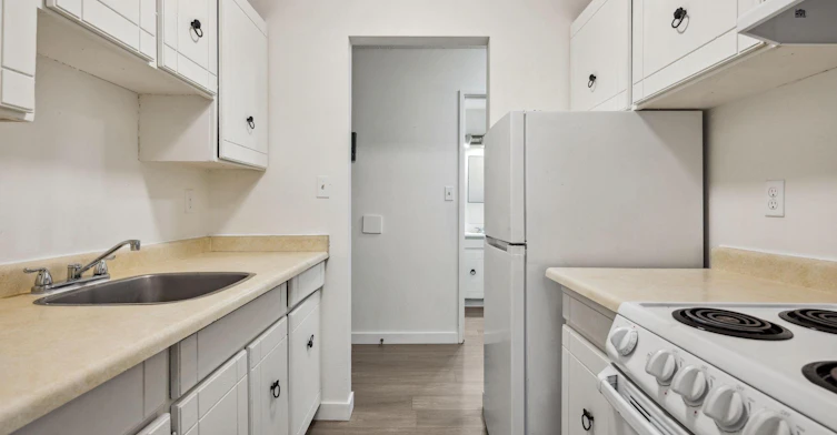 313-10557 150 Street, Surrey, BC, V3R 4B6 - 10