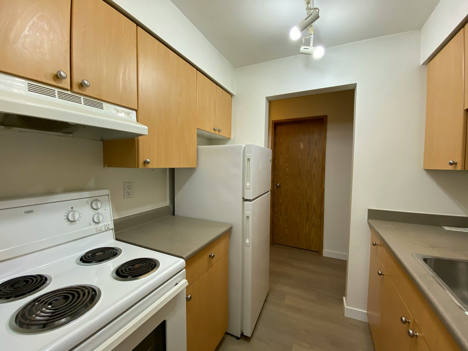 212-814 4th Avenue, New Westminster, BC, V3M 1S9 - 3
