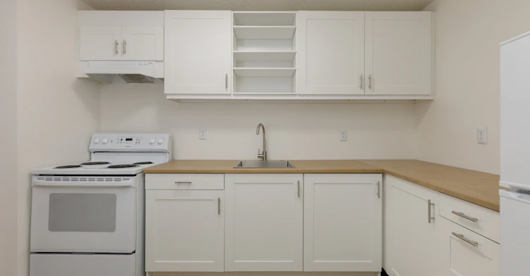 203-1859 Woodway Place, Burnaby, BC, V5B 2N5 - 8