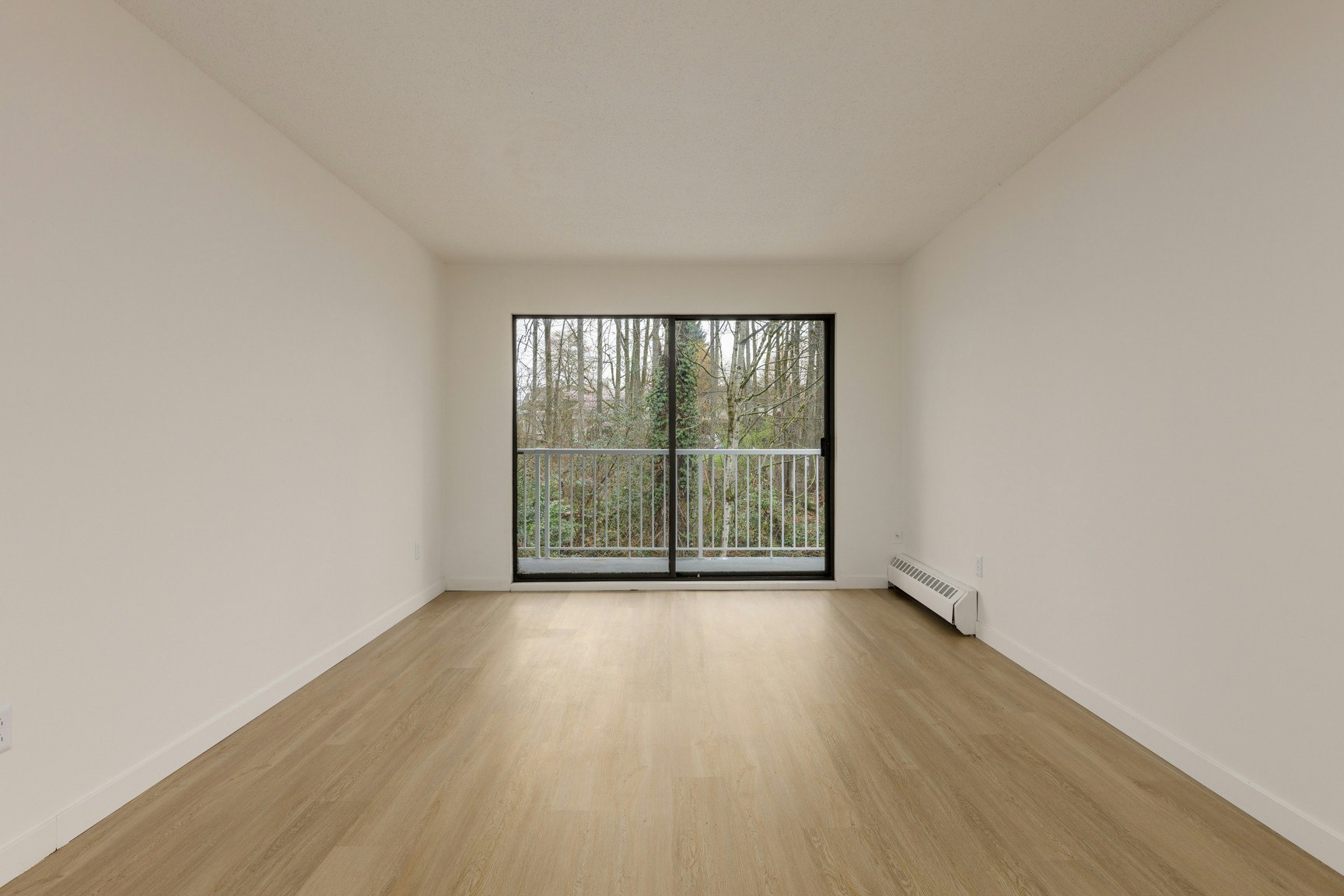 203-1859 Woodway Place, Burnaby, BC, V5B 2N5 - 3