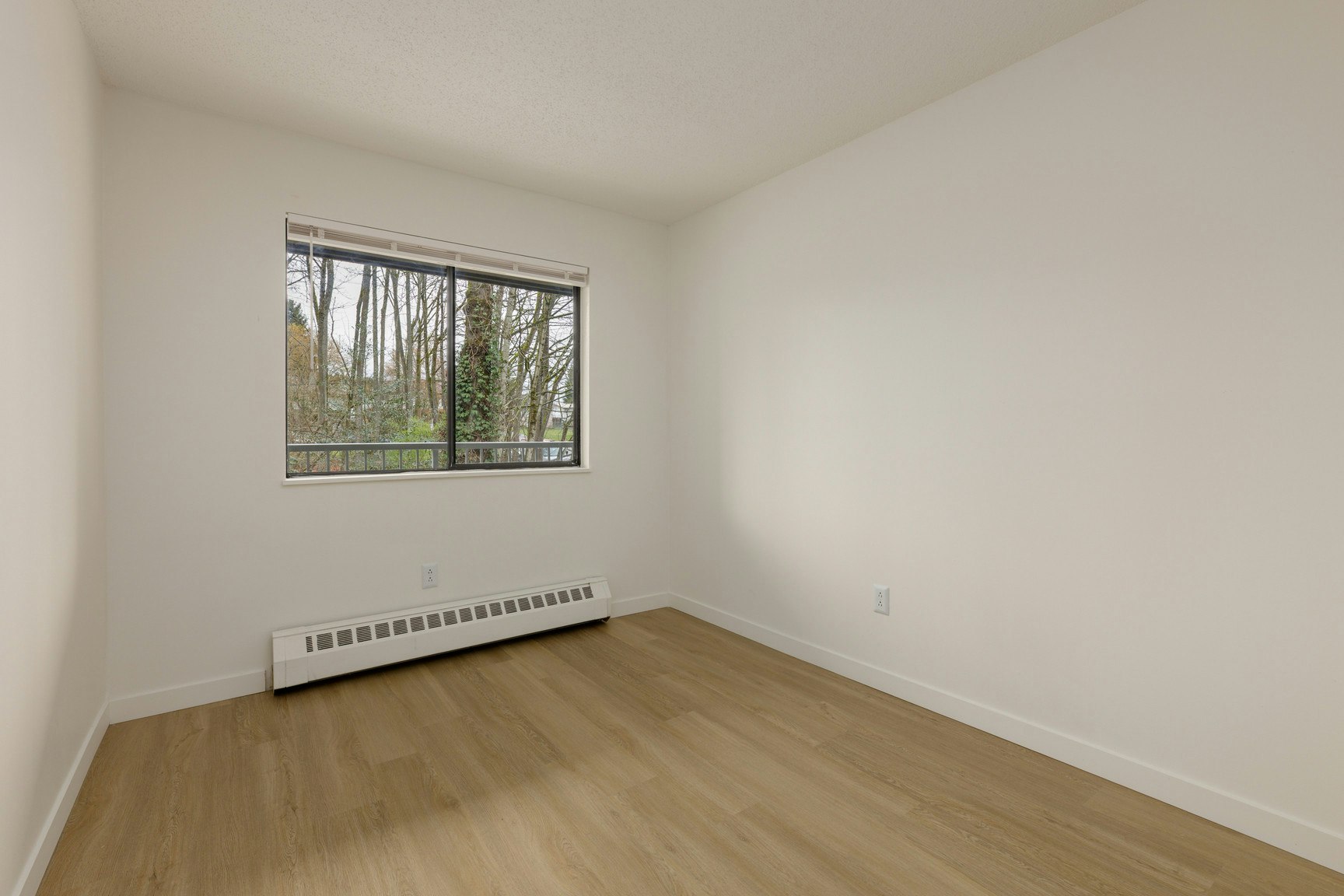 203-1859 Woodway Place, Burnaby, BC, V5B 2N5 - 13