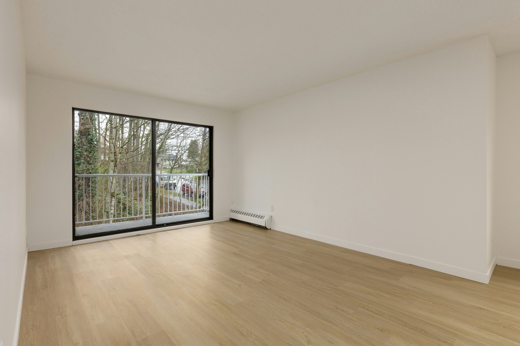 203-1859 Woodway Place, Burnaby, BC, V5B 2N5 - 2