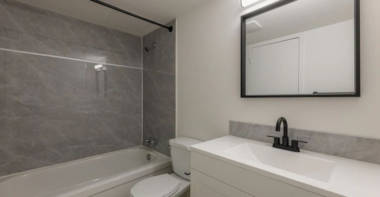 203-1859 Woodway Place, Burnaby, BC, V5B 2N5 - 16