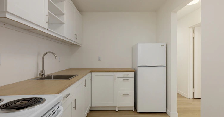 209-1859 Woodway Place, Burnaby, BC, V5B 2N5 - 4