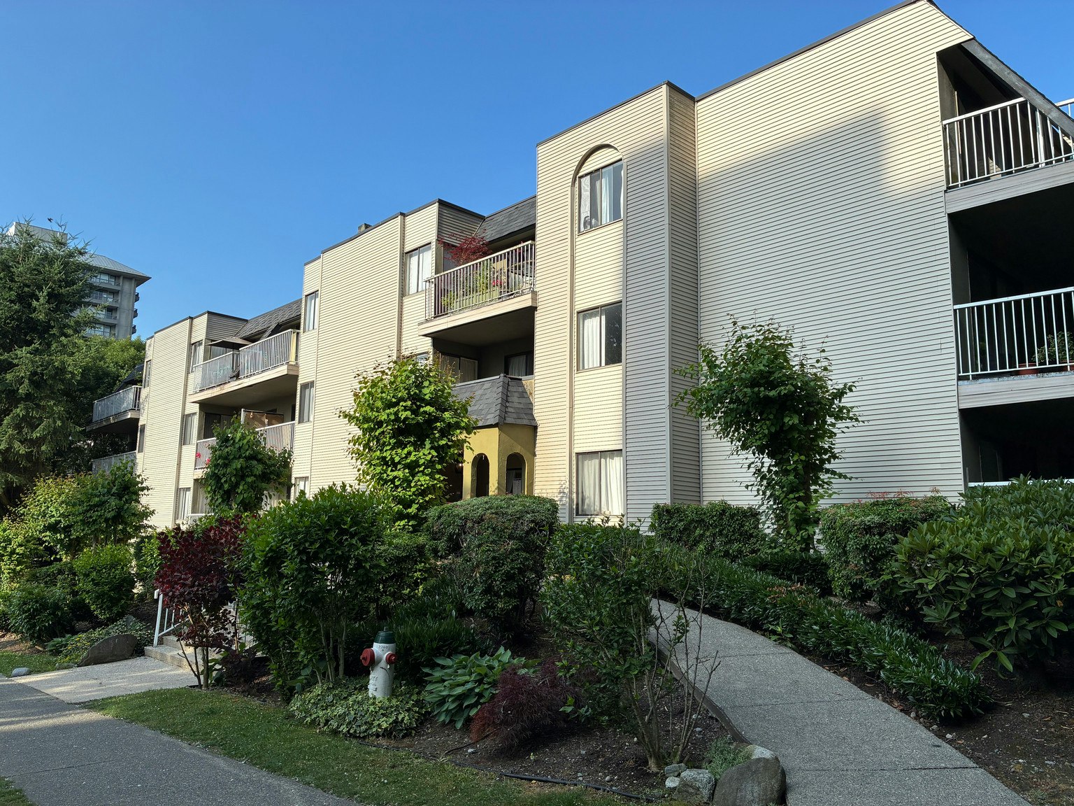 309-1859 Woodway Place, Burnaby, BC, V5B 2N5 - 2