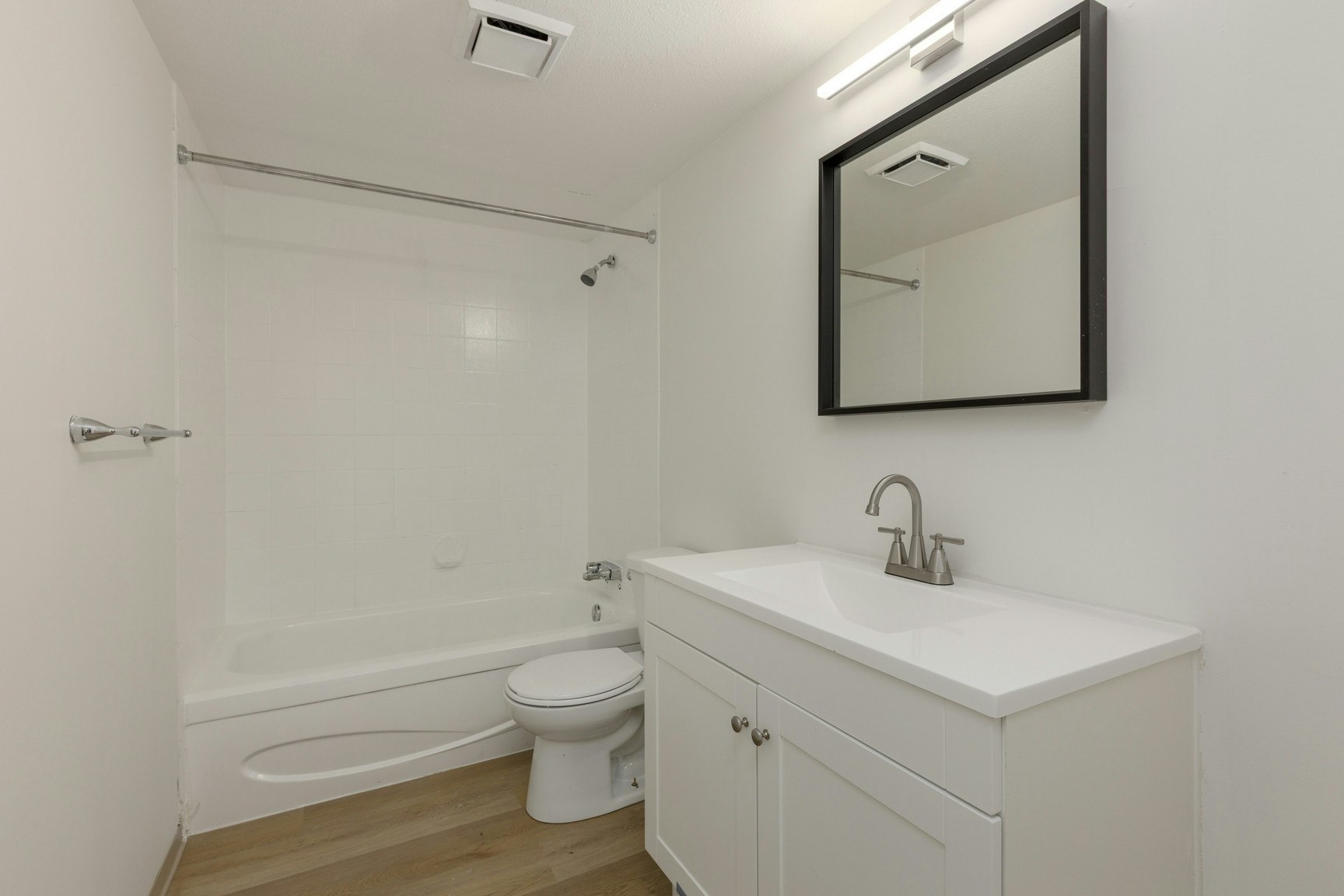 217-8660 Granville Avenue, Richmond, BC, V6Y 3H2 - 11