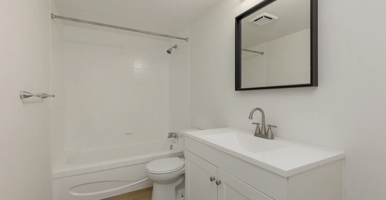 217-8660 Granville Avenue, Richmond, BC, V6Y 3H2 - 11