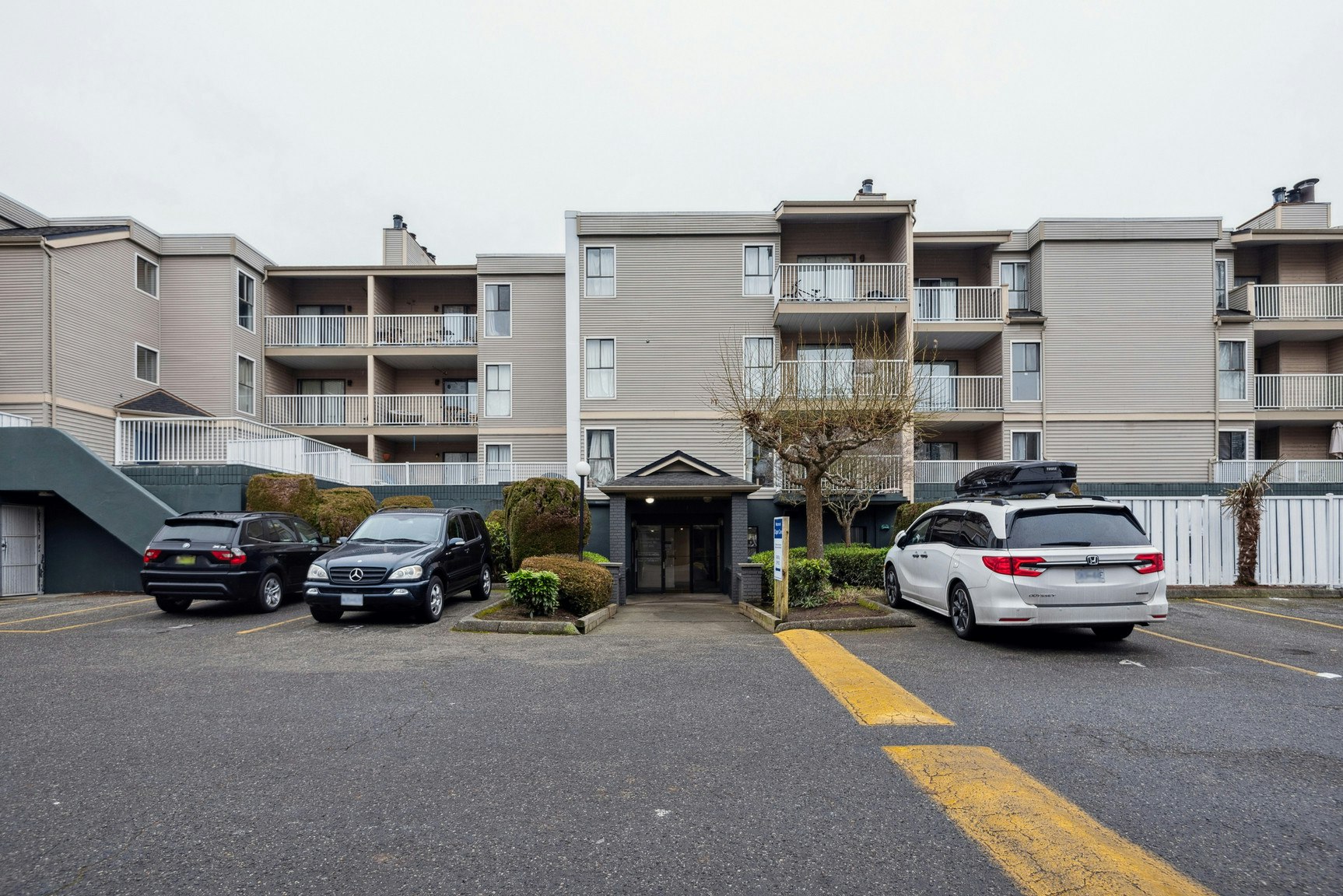 217-8660 Granville Avenue, Richmond, BC, V6Y 3H2 - 8