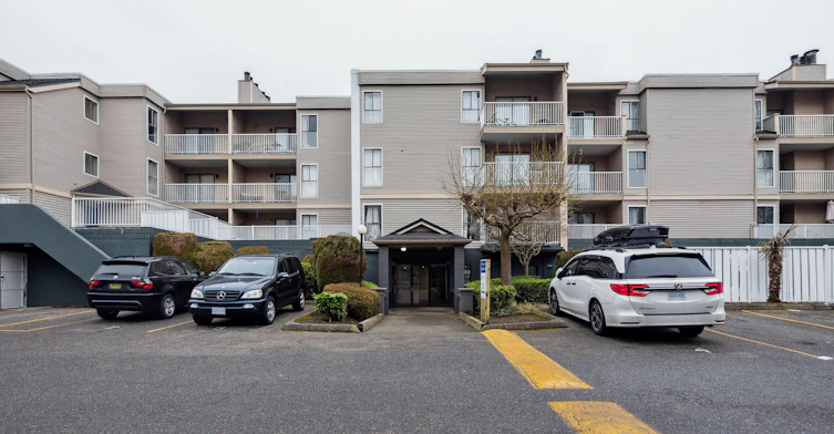 217-8660 Granville Avenue, Richmond, BC, V6Y 3H2 - 8