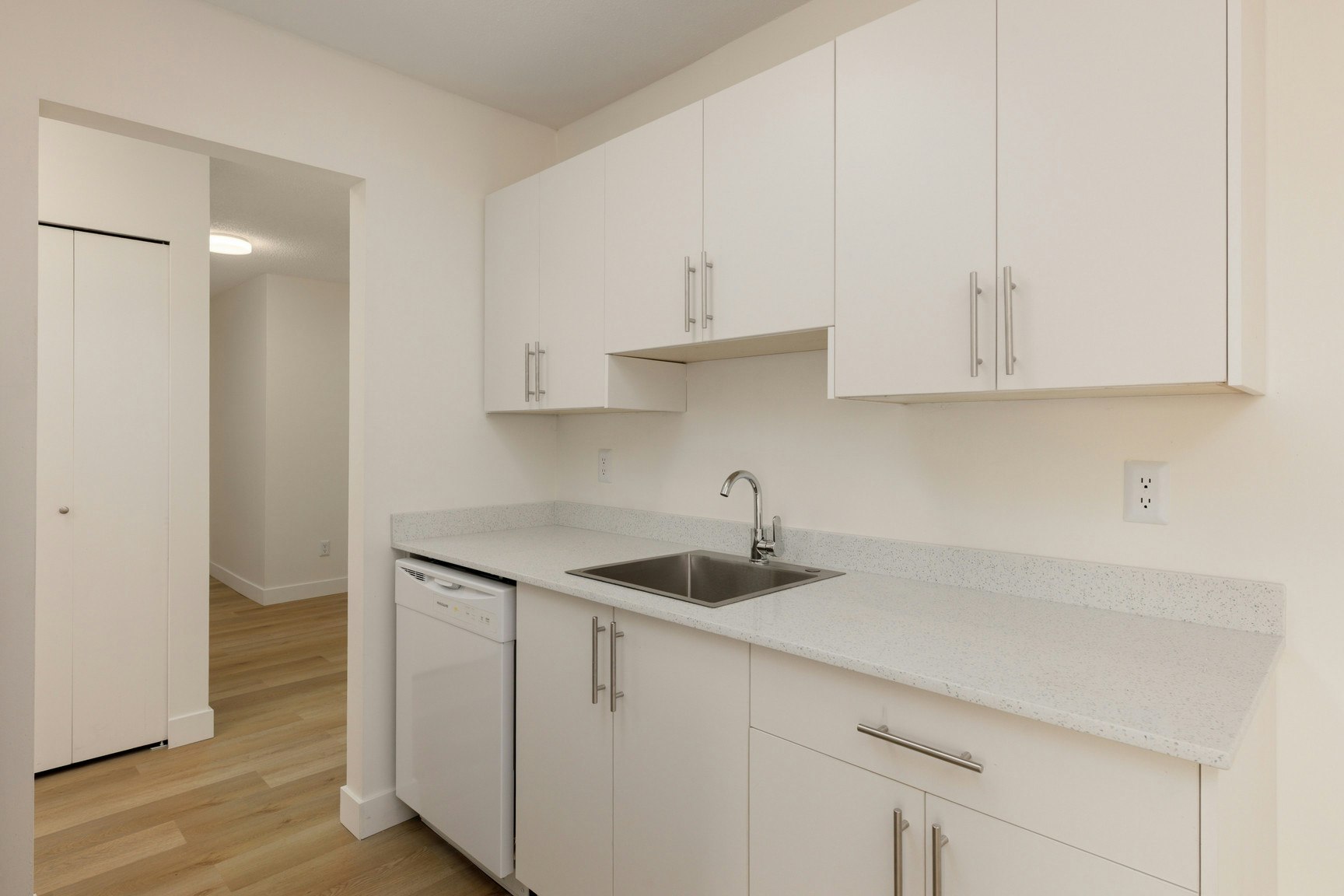 217-8660 Granville Avenue, Richmond, BC, V6Y 3H2 - 3