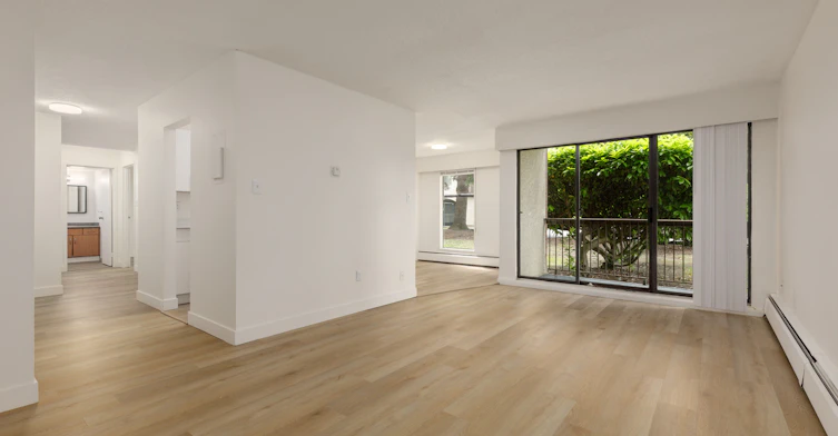 211-224-13270 105a Avenue, Surrey, BC, V3T 2A4 - 13