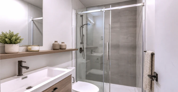 1250 Thérèse Lavoie Roux Avenue, Montréal, QC, H2V 0B3 - 5