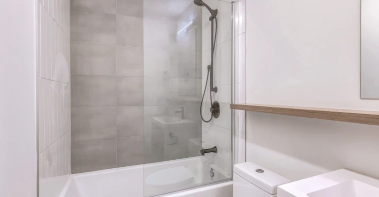 10-1250 Thérèse Lavoie Roux Avenue, Montréal, QC, H2V 0B3 - 14