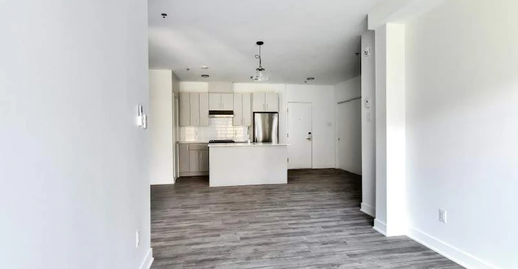 500 Sauvé Rue Est, Montréal, QC, H3L 2G2 - 6
