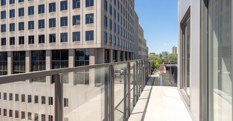 802-1325 St Andre Rue, Montréal, QC, H2L 0G6 - 17