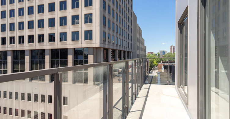 1325 St Andre Rue, Montréal, QC, H2L 0G6 - 17