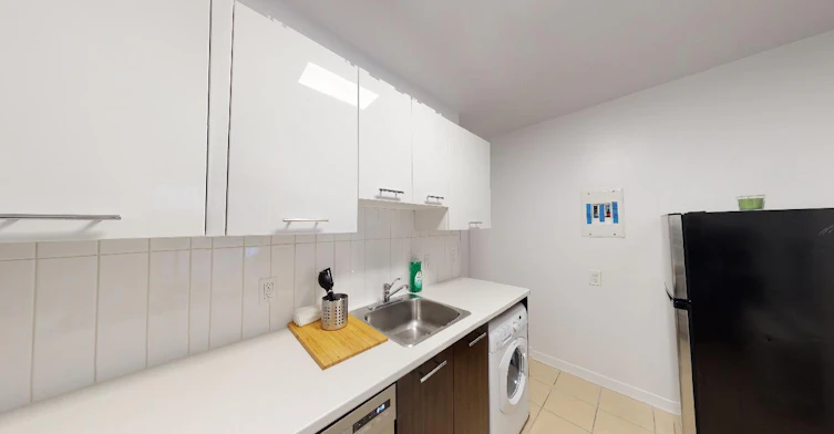 01-233 Nepean Street, Ottawa, ON, K2P 0B7