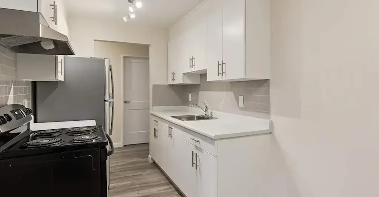 201-89 Collins Crescent SE, Medicine Hat, AB, T1B 1T7 - 5