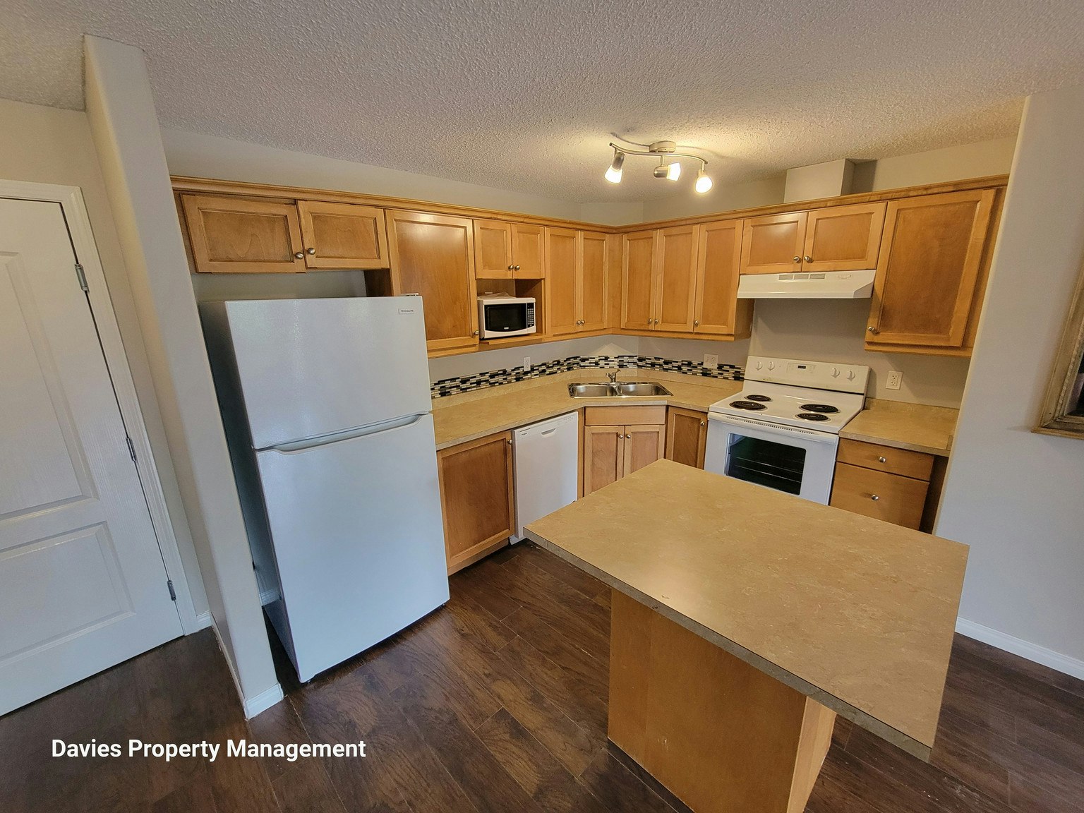 2206-9357 Simpson Drive NW, Edmonton, AB, T6R 0N3 - 2