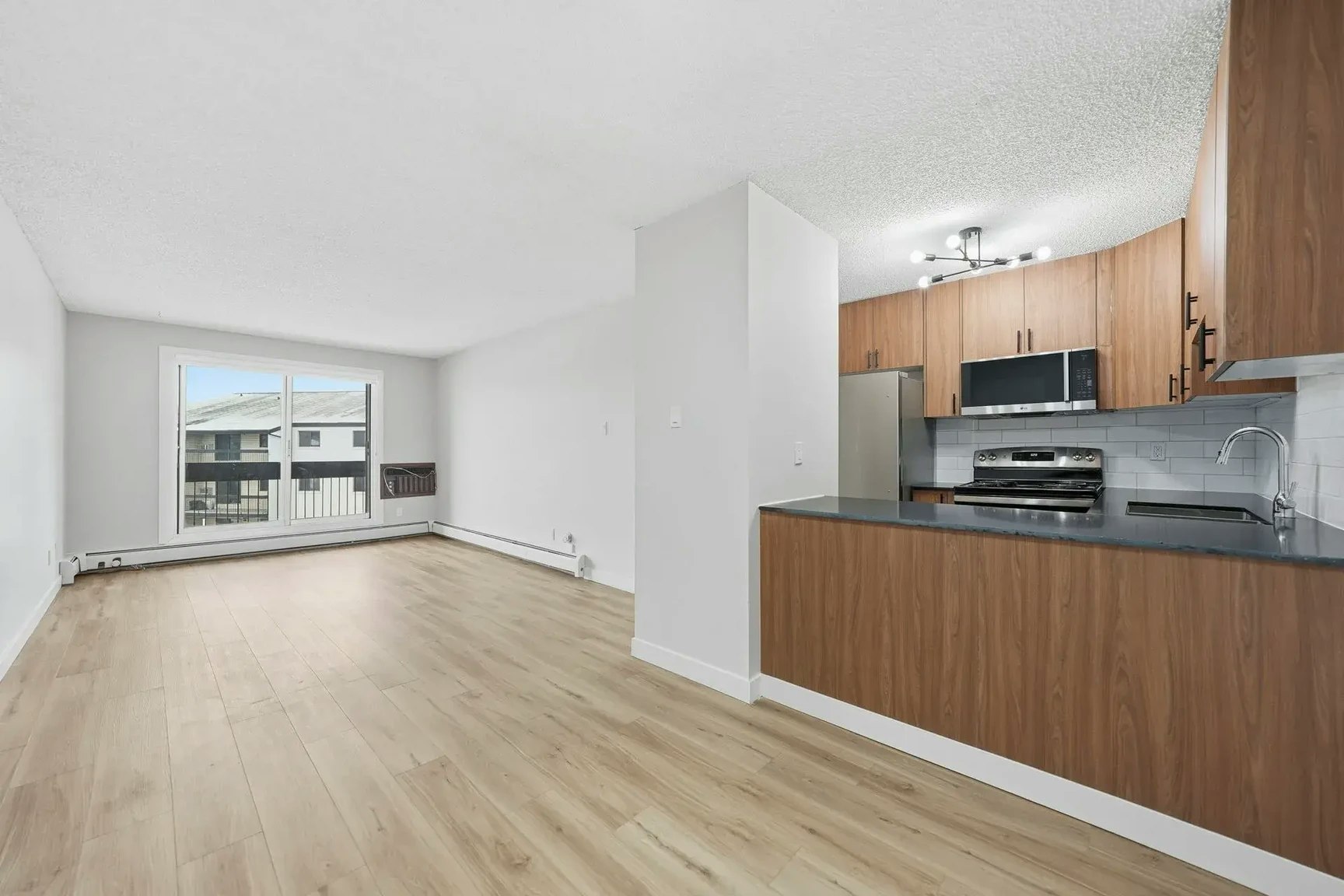 104-232 Pinehouse Drive, Saskatoon, SK, S7K 7Z9 - 2