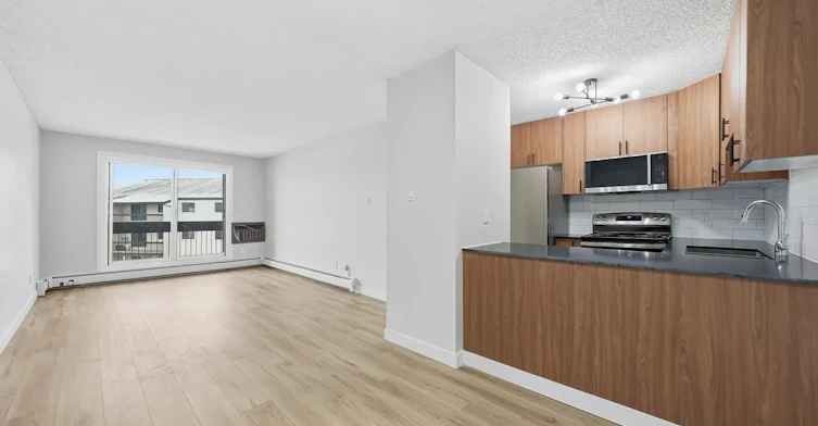 201-232 Pinehouse Drive, Saskatoon, SK, S7K 7Z9