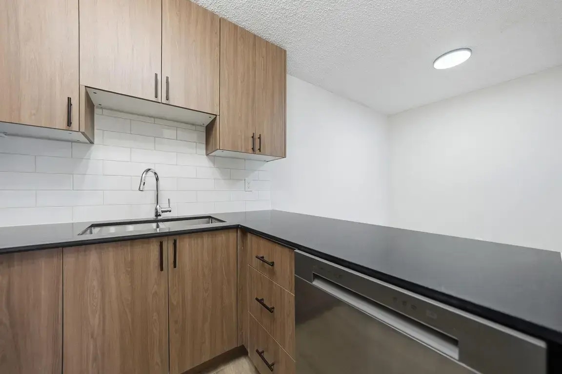 101-232 Pinehouse Drive, Saskatoon, SK, S7K 7Z9 - 5