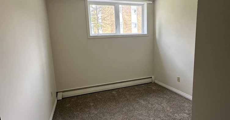 11130 57 Avenue NW, Edmonton, AB, T6H 0Z8 - 4