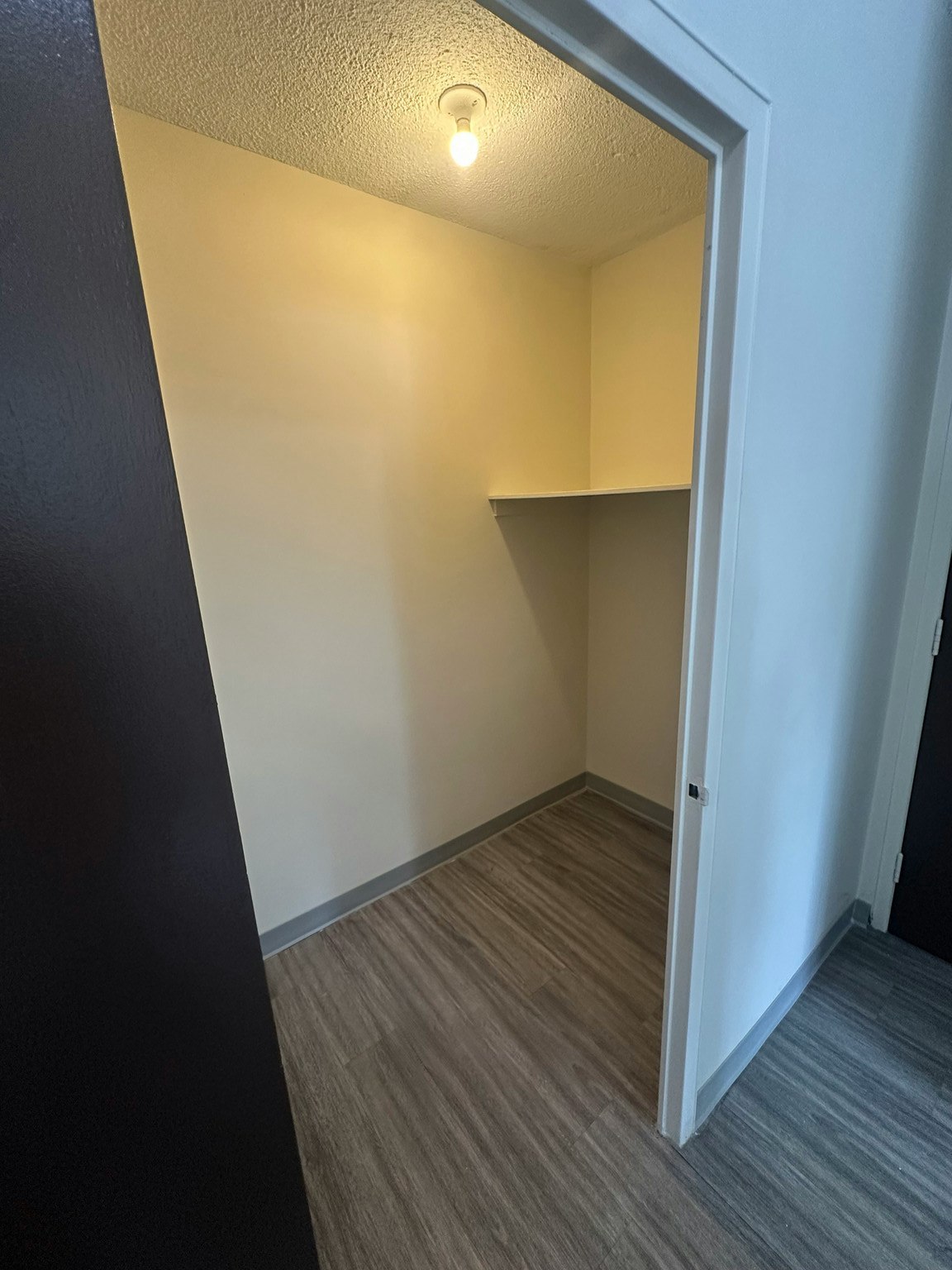 9747 104 Street, Edmonton, AB, T5K 0Y6 - 8