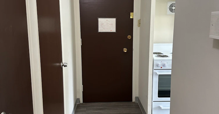 9747 104 Street, Edmonton, AB, T5K 0Y6