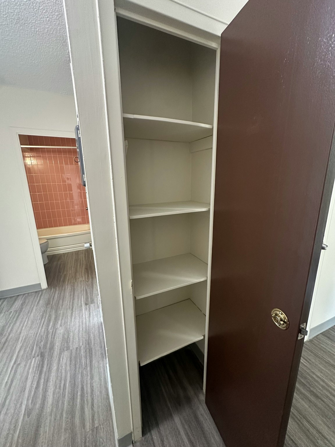 9747 104 Street, Edmonton, AB, T5K 0Y6 - 7