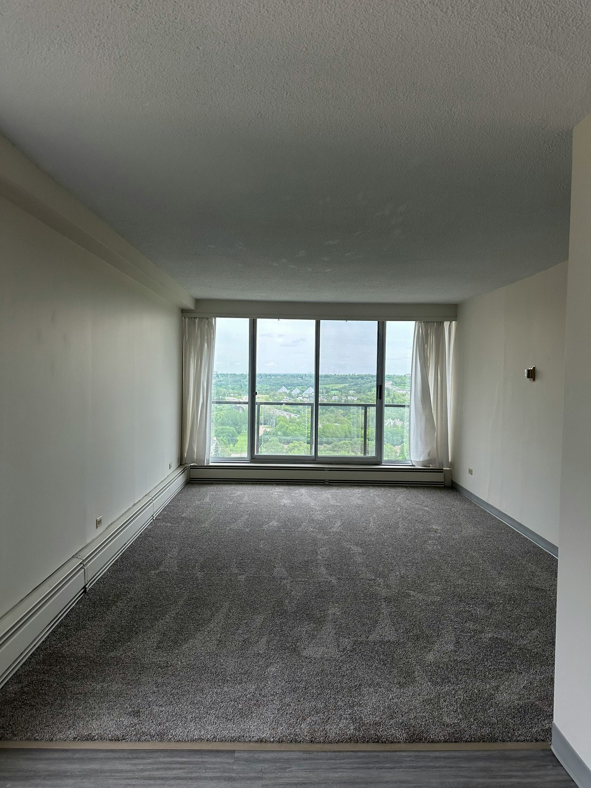 9747 104 Street, Edmonton, AB, T5K 0Y6 - 5