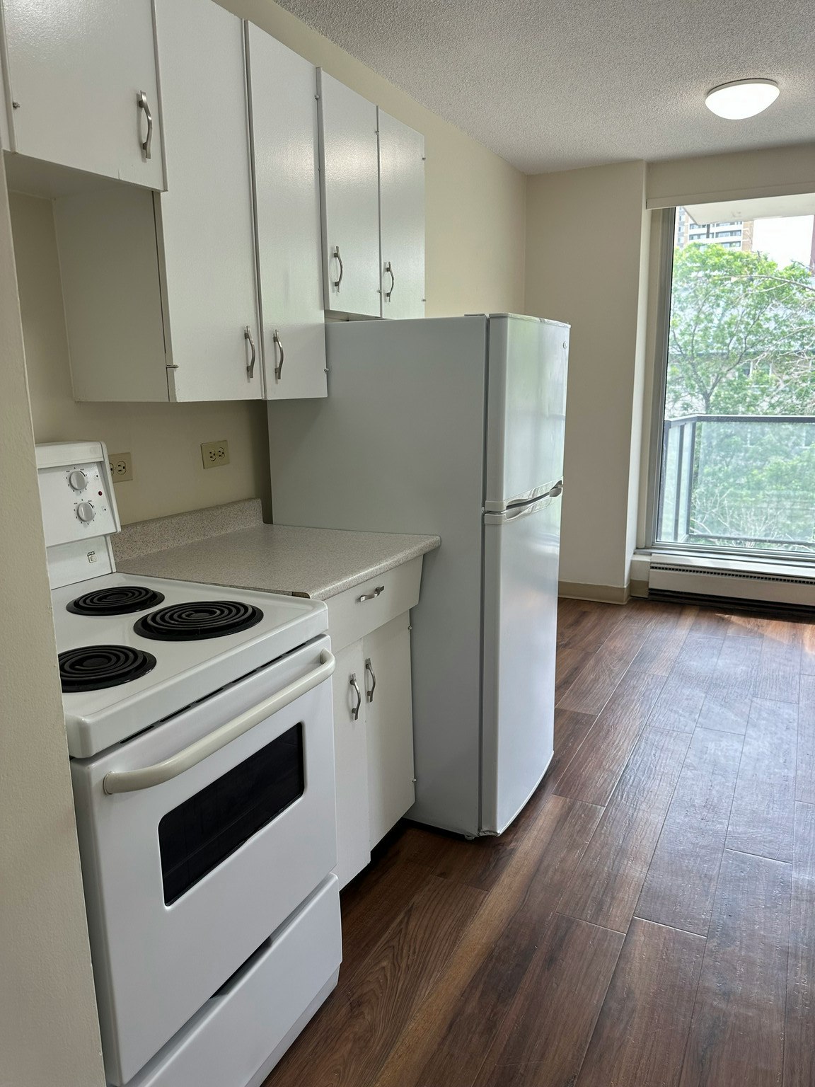 9747 104 Street, Edmonton, AB, T5K 0Y6 - 8