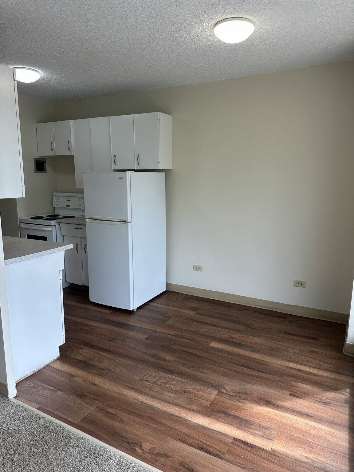 9747 104 Street, Edmonton, AB, T5K 0Y6 - 2