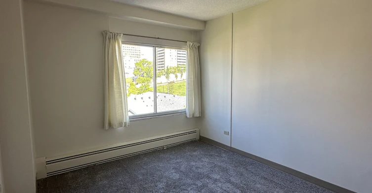 9747 104 Street, Edmonton, AB, T5K 0Y6 - 4
