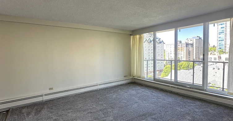 9747 104 Street, Edmonton, AB, T5K 0Y6 - 2