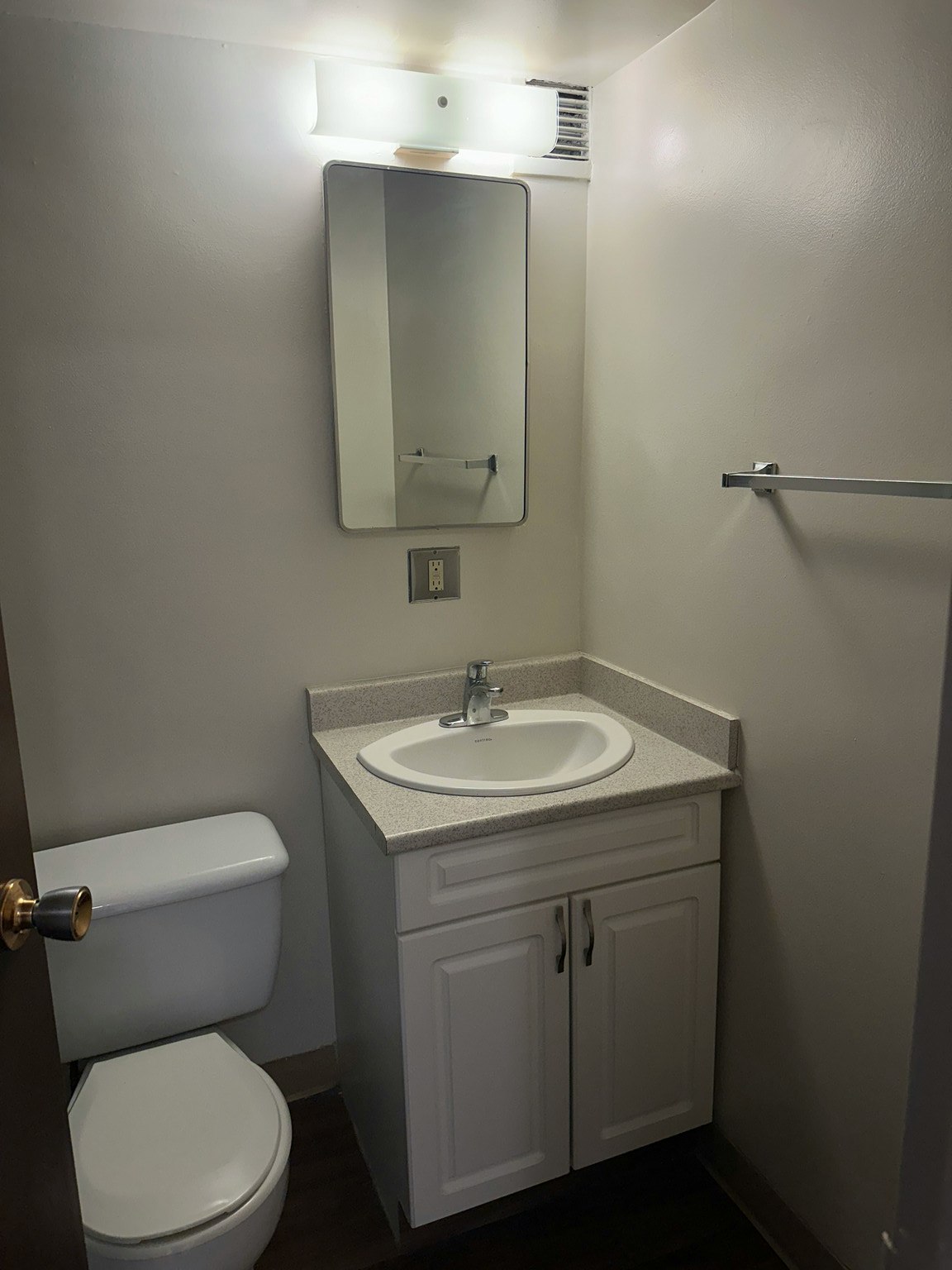 9747 104 Street, Edmonton, AB, T5K 0Y6 - 16