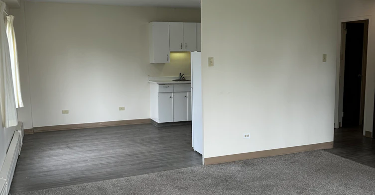 9747 104 Street, Edmonton, AB, T5K 0Y6 - 6
