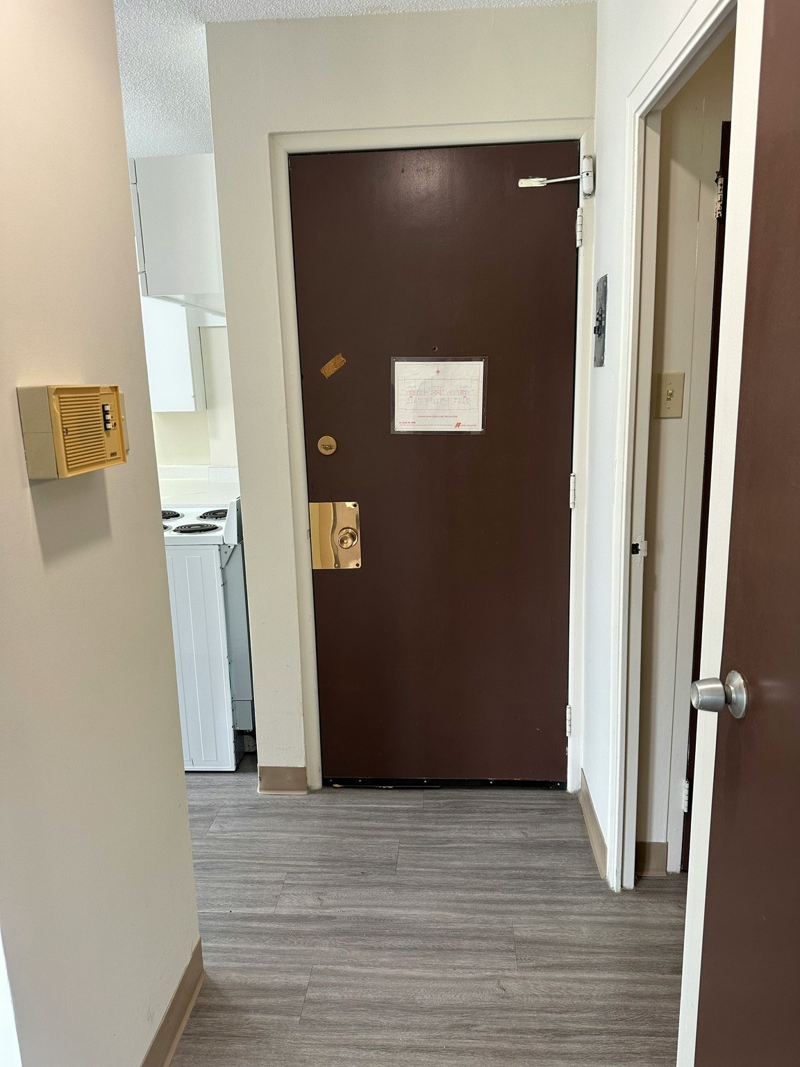 9747 104 Street, Edmonton, AB, T5K 0Y6