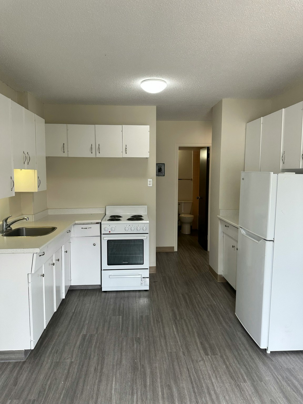 9747 104 Street, Edmonton, AB, T5K 0Y6 - 3