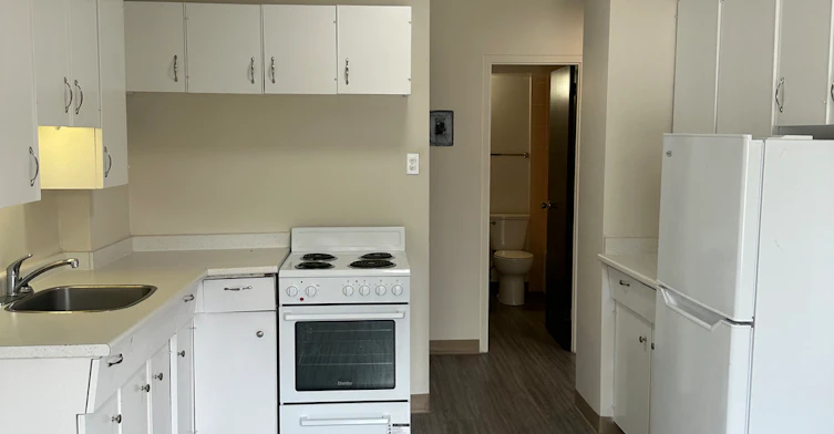 9747 104 Street, Edmonton, AB, T5K 0Y6 - 3