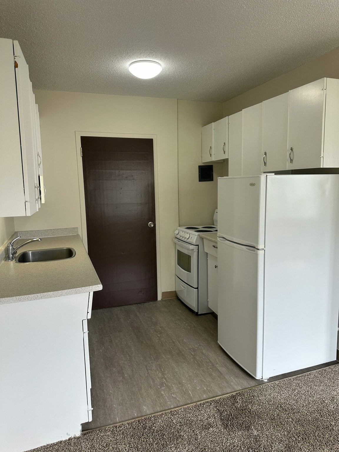 9747 104 Street, Edmonton, AB, T5K 0Y6