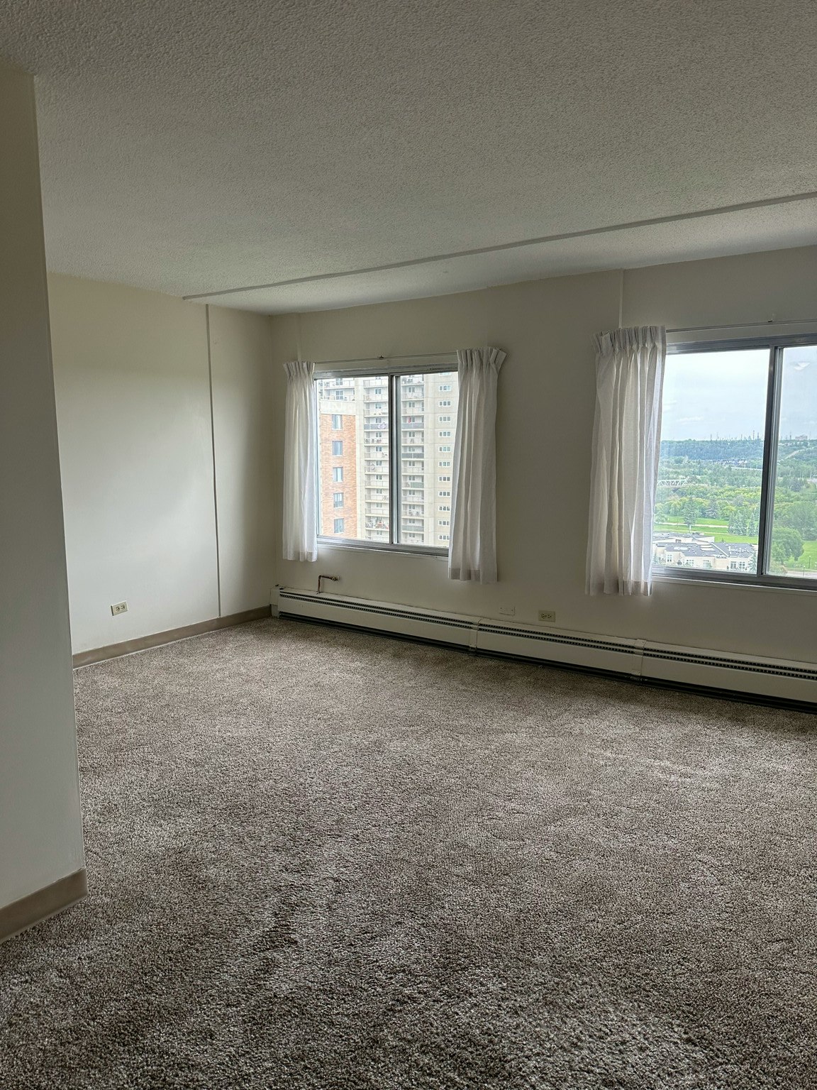 9747 104 Street, Edmonton, AB, T5K 0Y6 - 2
