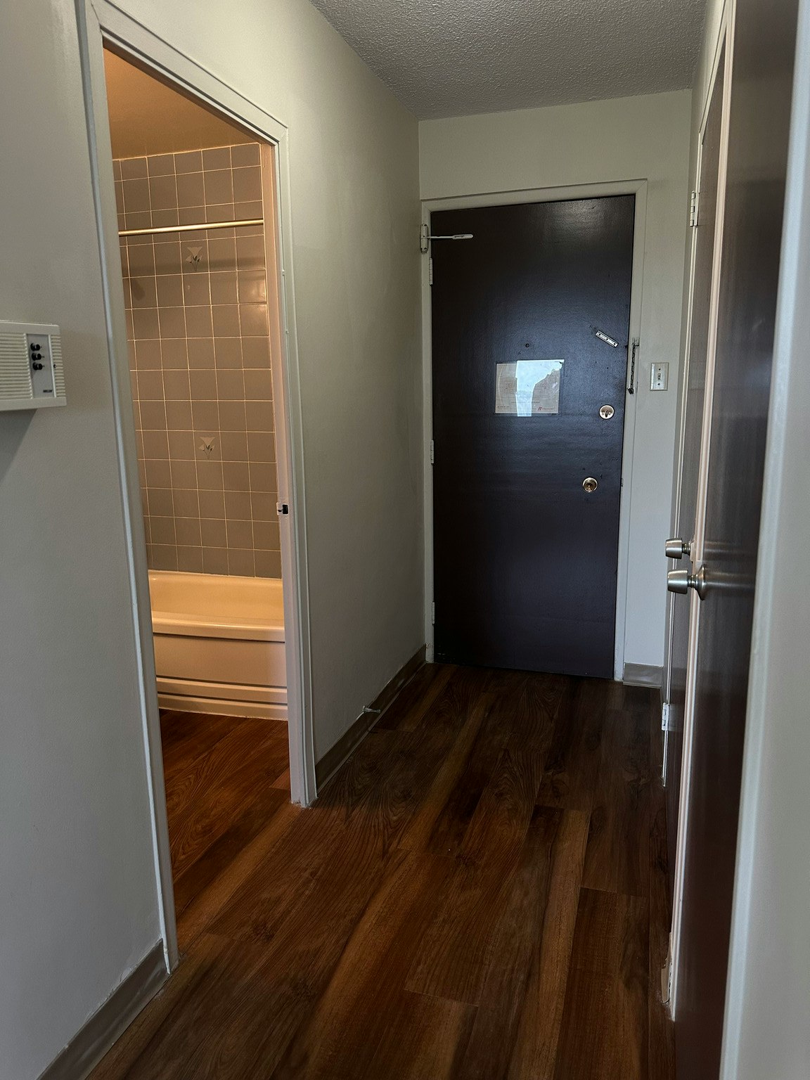 9747 104 Street, Edmonton, AB, T5K 0Y6 - 4