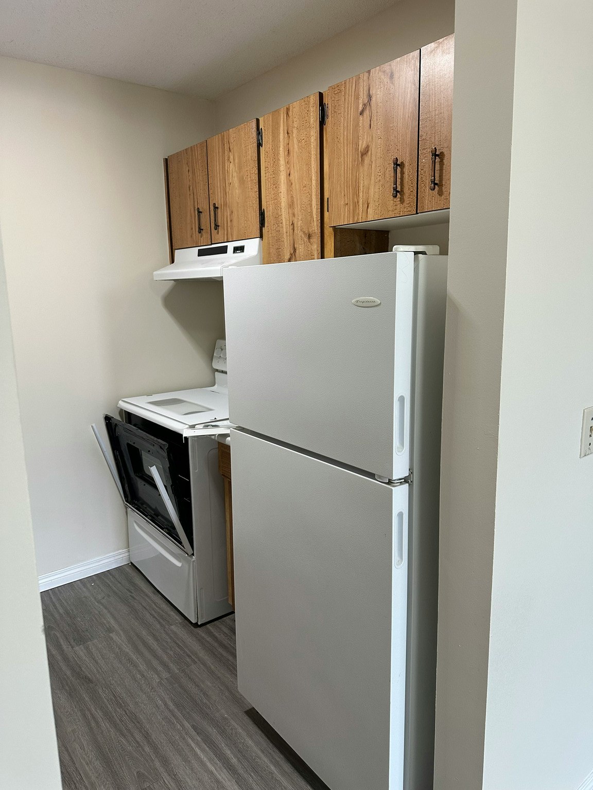 11003 29a Avenue Northwest, Edmonton, AB, T6J 4S8 - 2