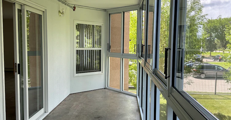 2914 109 Street Northwest, Edmonton, AB, T6J 7E8 - 3