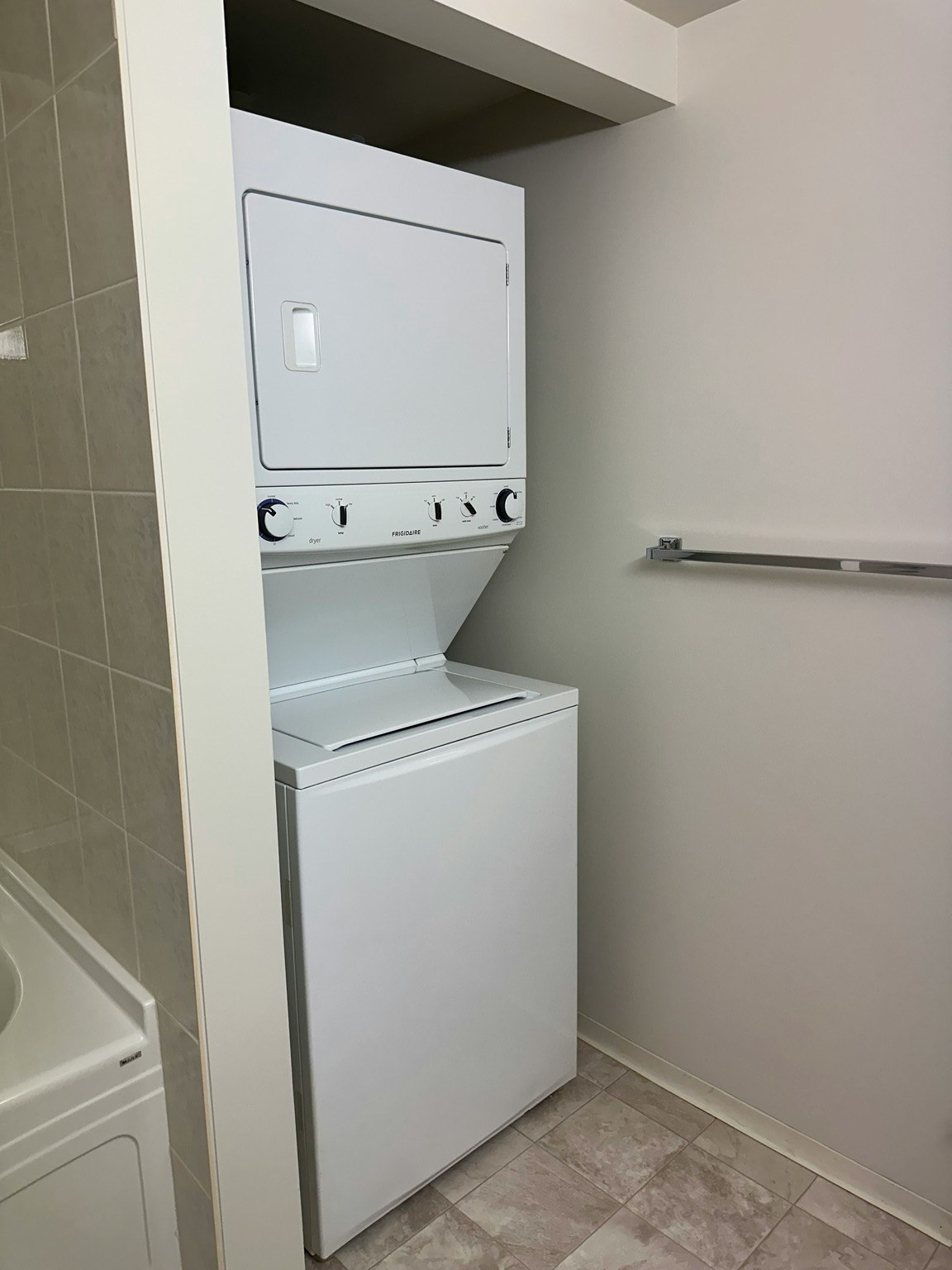 2914 109 Street Northwest, Edmonton, AB, T6J 7E8 - 9