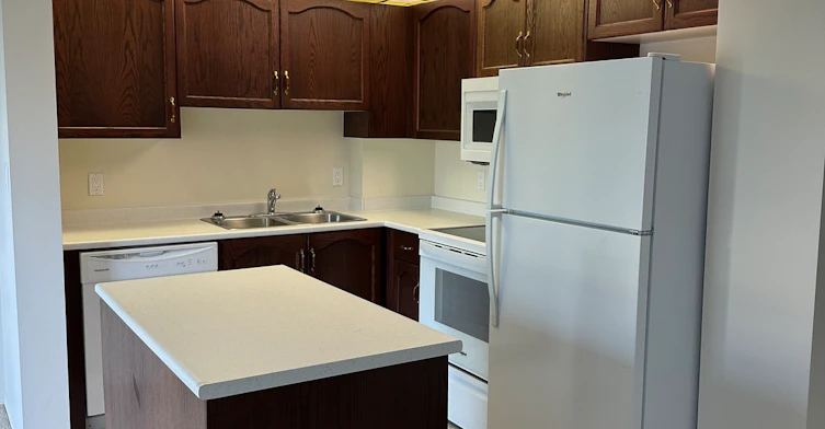 2914 109 Street Northwest, Edmonton, AB, T6J 7E8 - 2